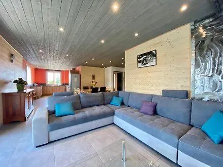 La Camarine - - 8 Places * Les Estables