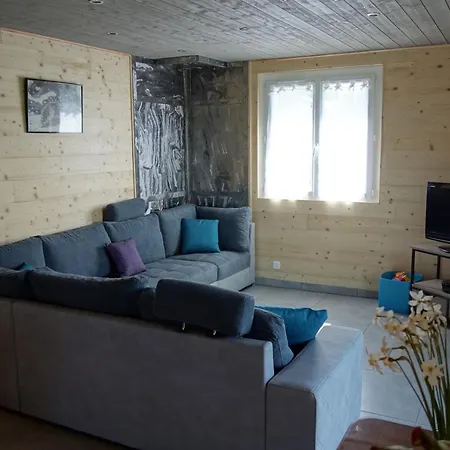 La Camarine - - 8 Places Les Estables