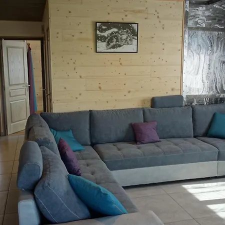 La Camarine - - 8 Places * Les Estables